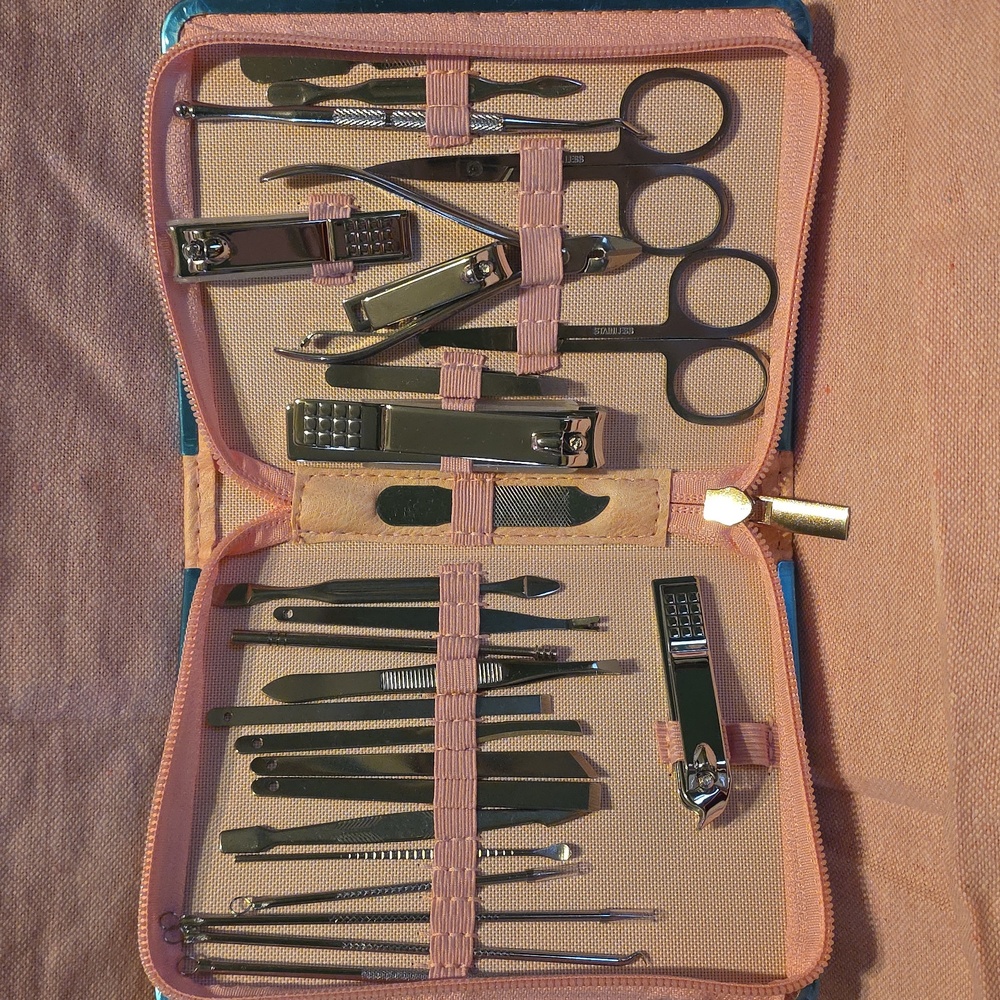 Pink & Blue Travel Manicure Set